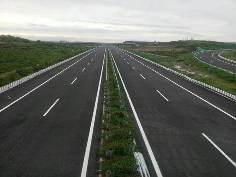 汉巴高速邻省段标线工程